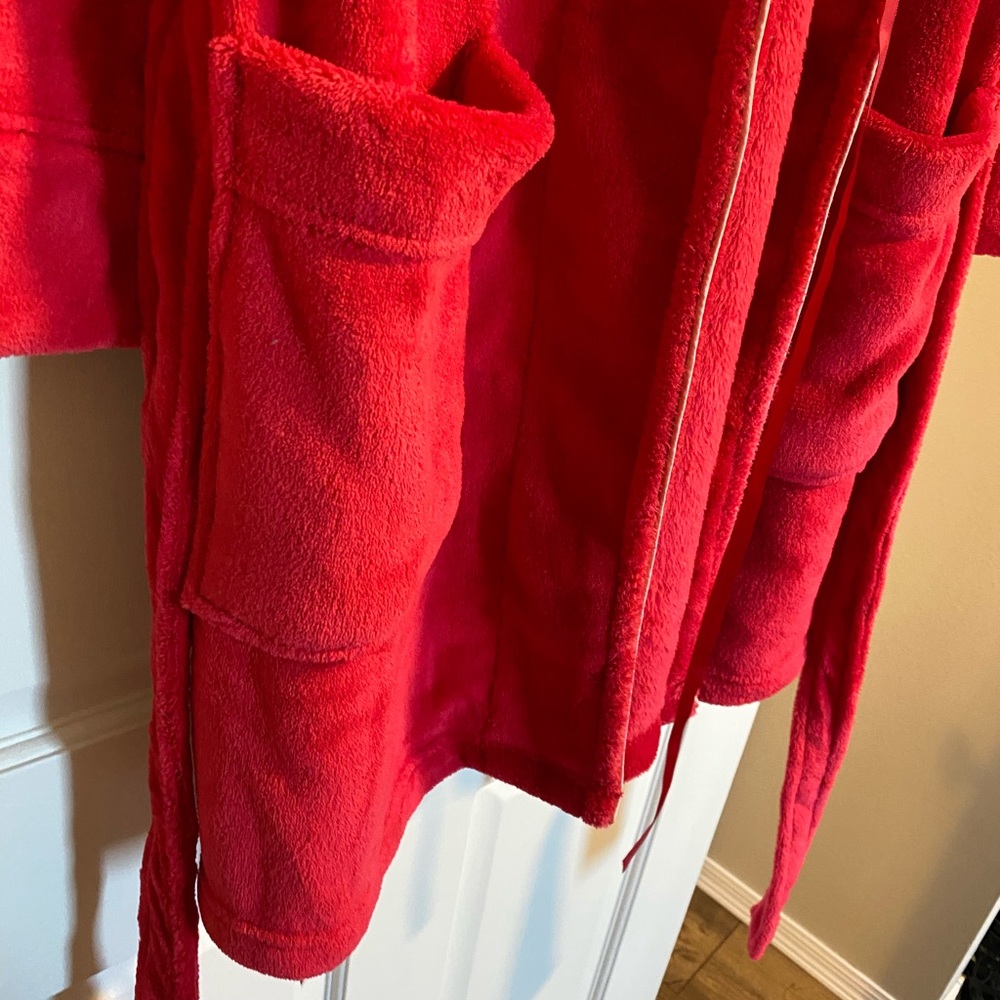 Pink Robe - Picture 3 of 4